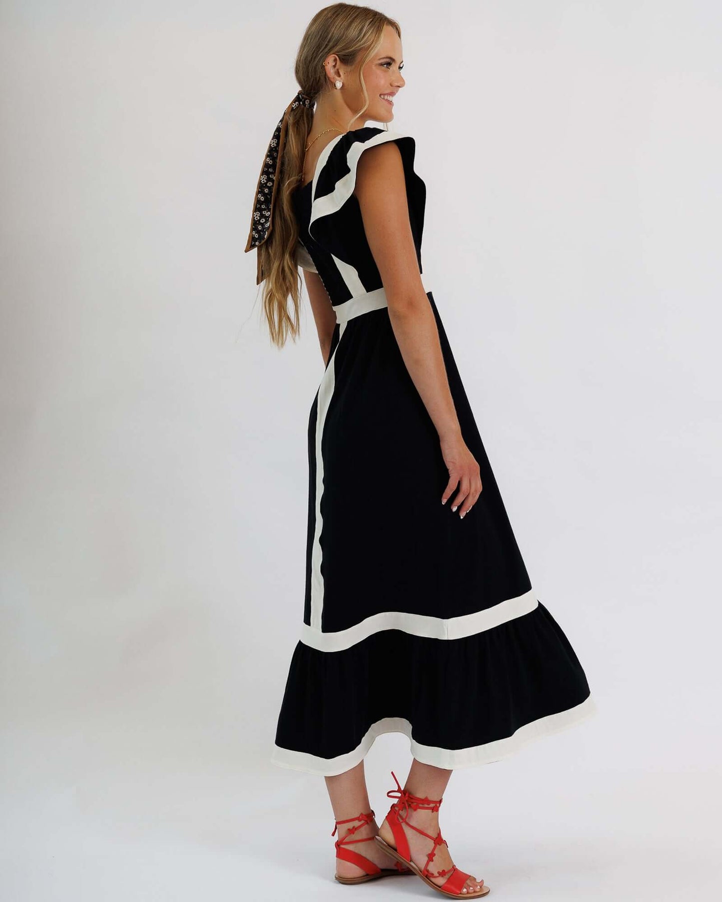 Vestido de fiesta de bloque Downeast Maxi de punto con escote cuadrado