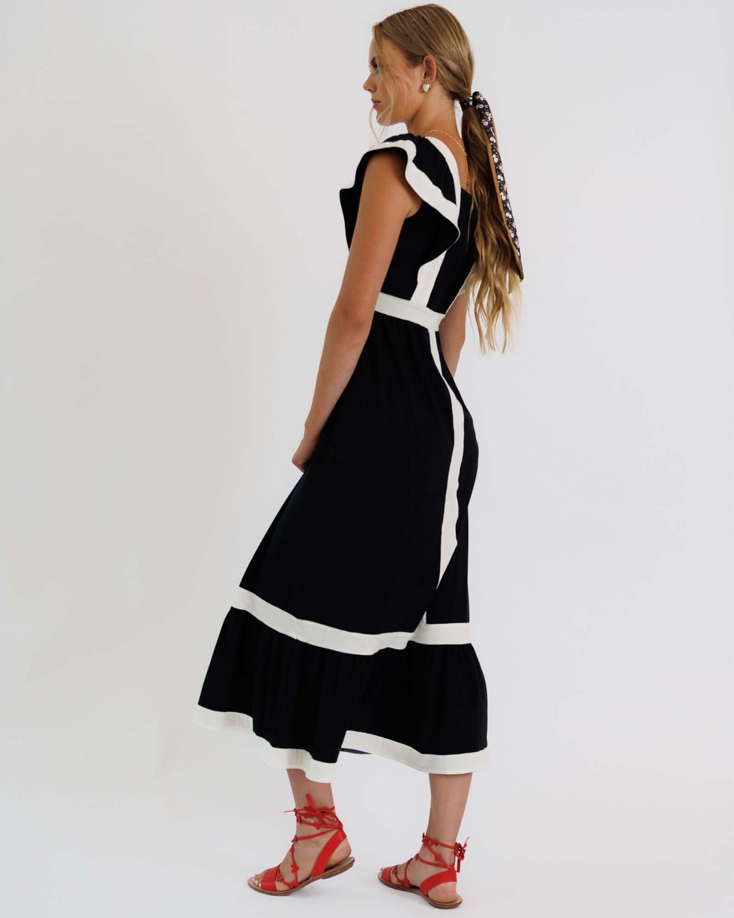 Vestido de fiesta de bloque Downeast Maxi de punto con escote cuadrado