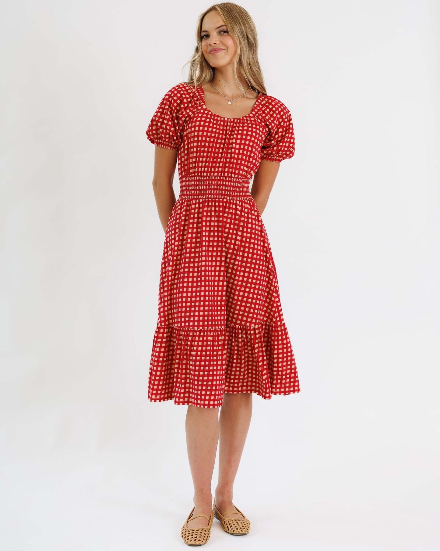 Vestido fruncido con escote corazón de Downeast