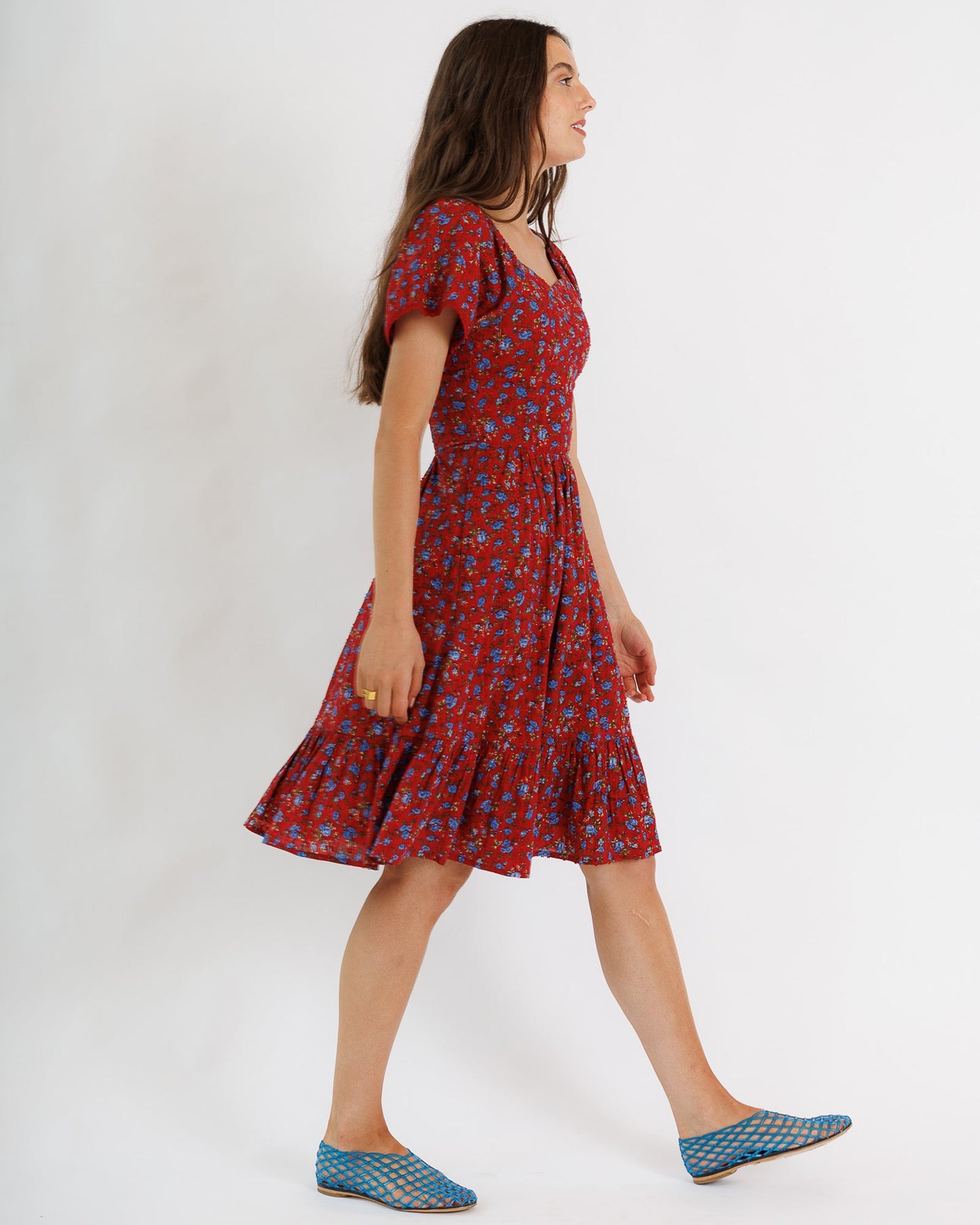 Vestido Serena de corte A hasta la rodilla con escote corazón