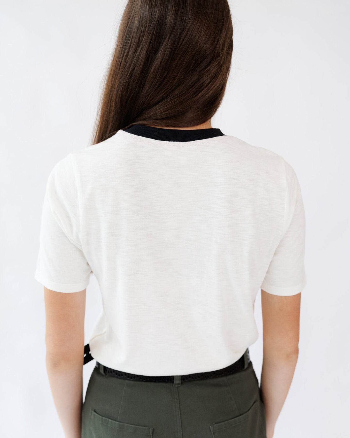 Demure Tee Short Sleeve Graphic With Contrasting Neckline