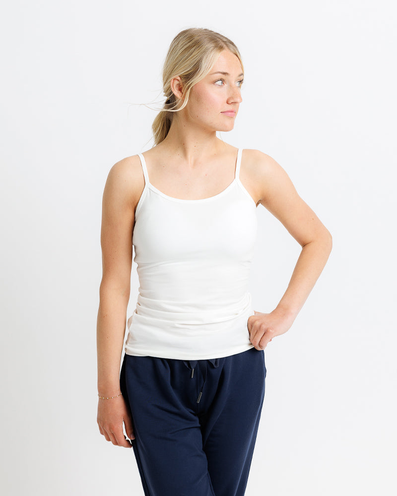 Wonder Cami Tank Top, esencial para usar en capas con vestidos