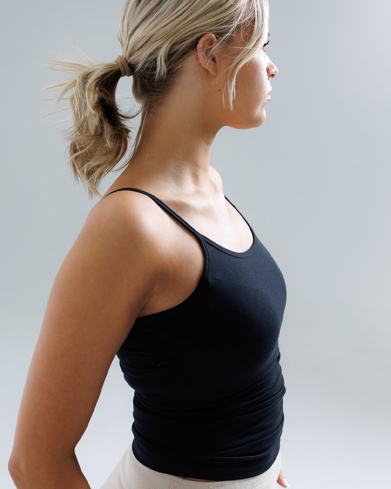 Wonder Cami Tank Top, esencial para usar en capas con vestidos