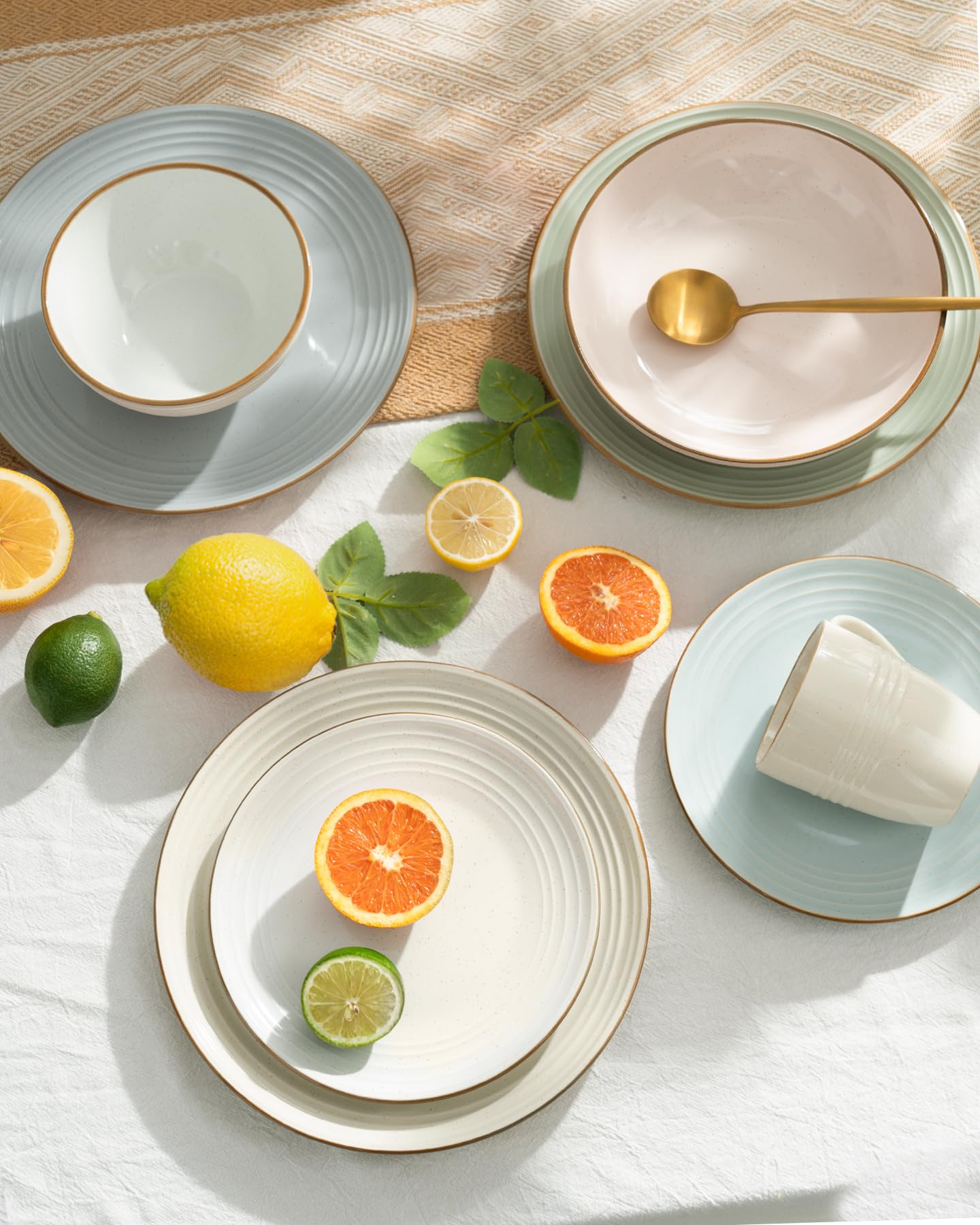 Famiware Jupiter Dinnerware Set, Plates and Bowls Dish Sets for 4 (12 Pieces), Microwave and Dishwasher Safe Stoneware Tableware, Chip and Scratch Resistant, Light Blue