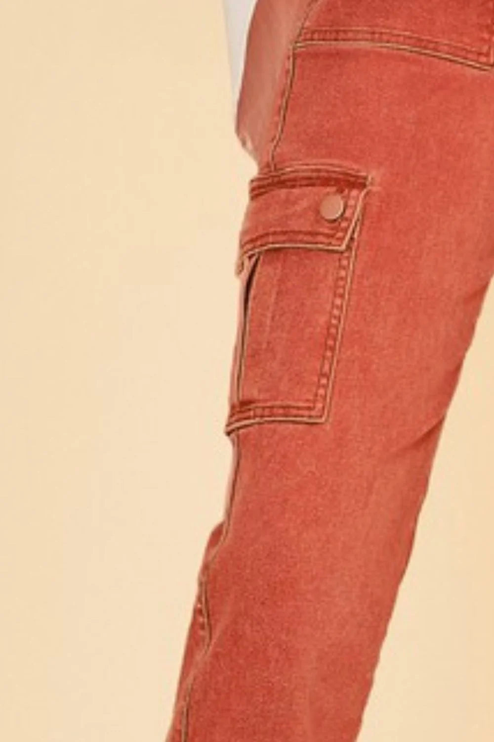 Level up your style with Annie Wear Straight Leg Jeans featuring trendy cargo pockets! 🛍️👖 #FashionGoals #DenimLove