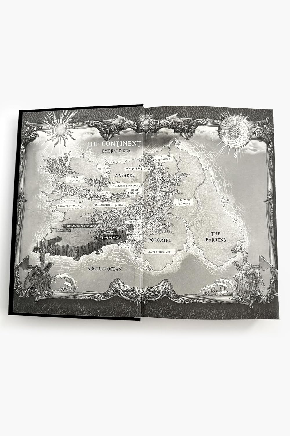 Fourth Wing (Standard Edition) (The Empyrean, 1)