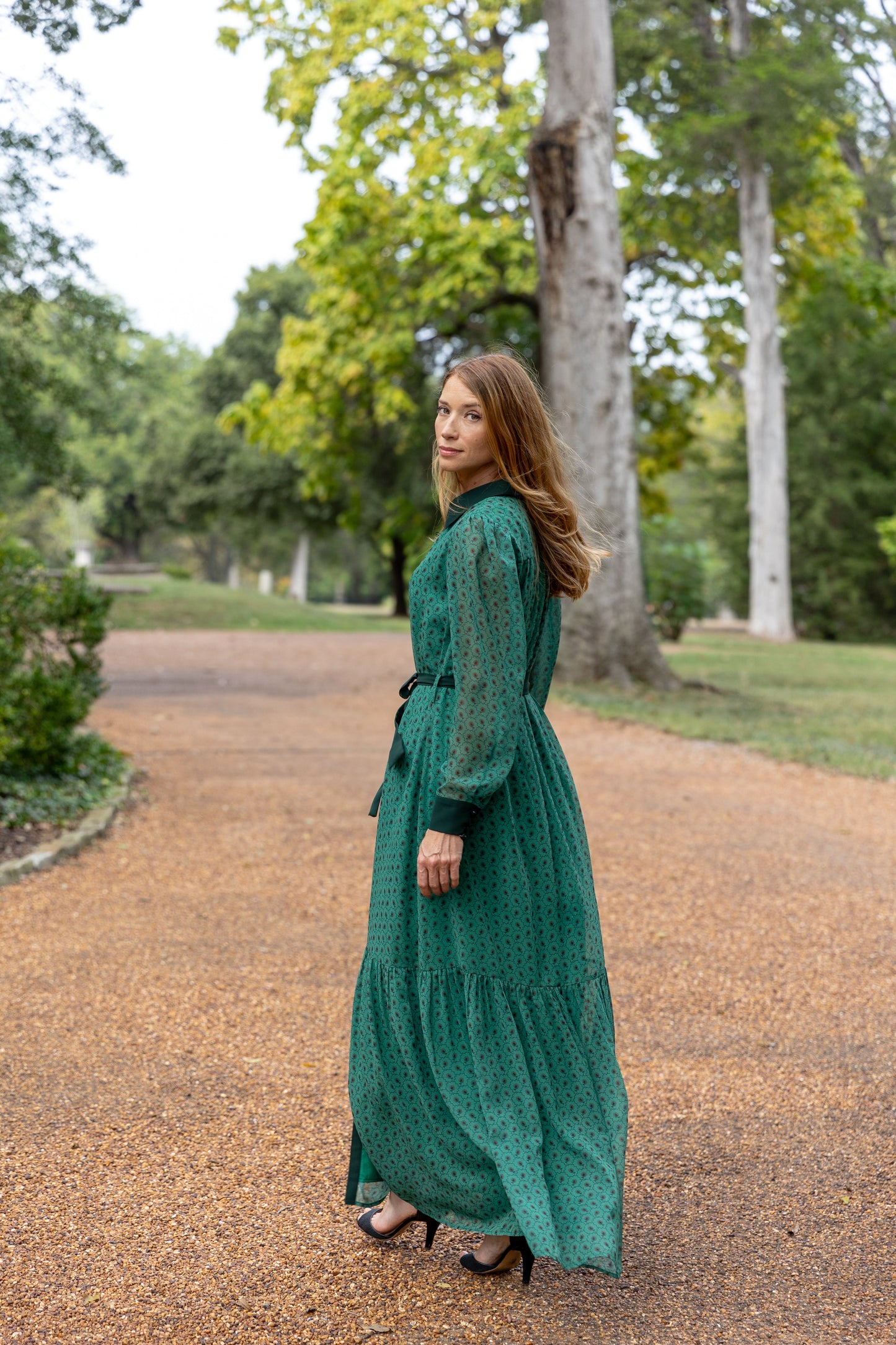 Vestido Ashton verde floral largo para veladas elegantes
