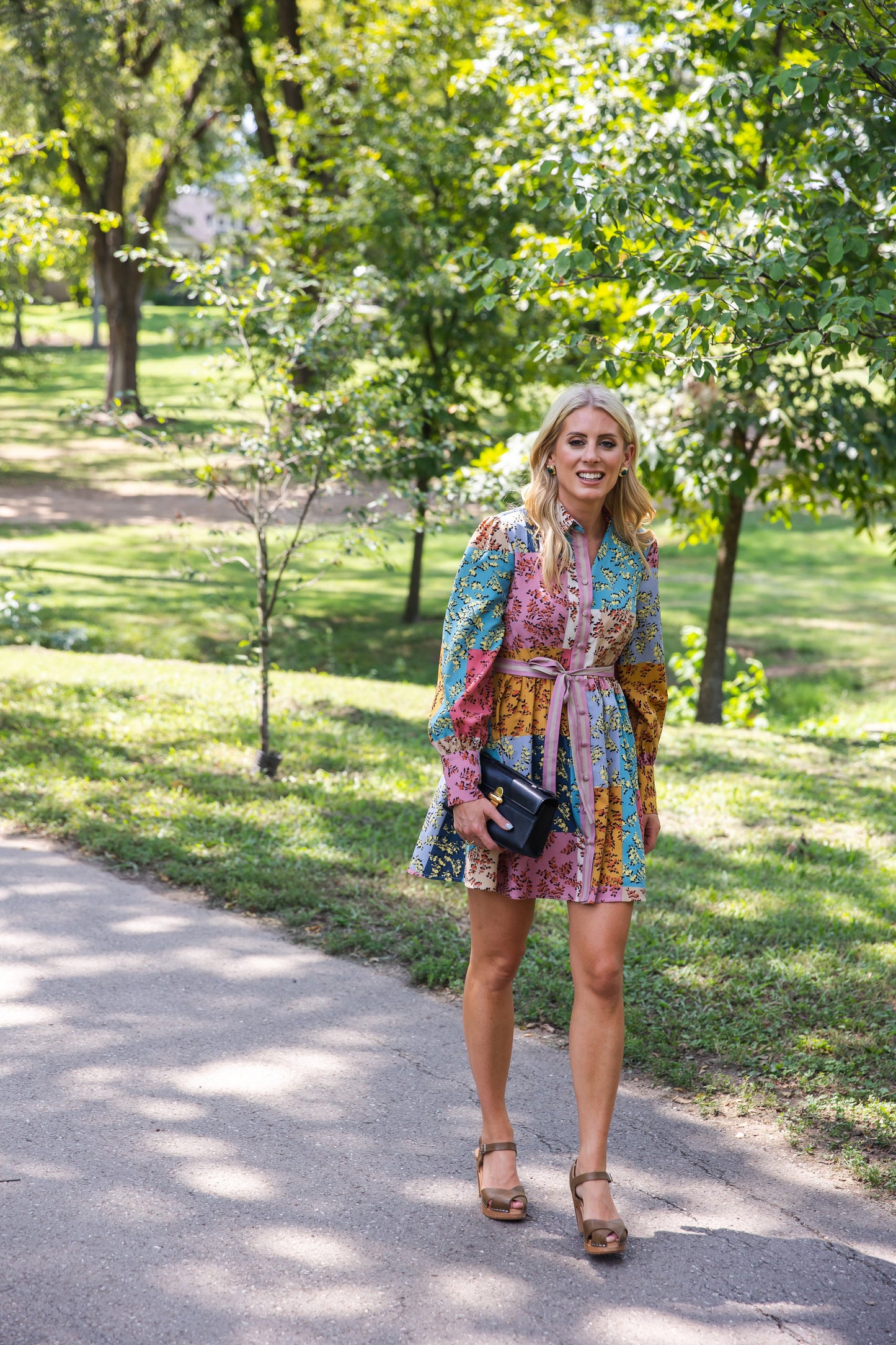 Vestido camisero abotonado con puños con estampado llamativo de Jules Dress
