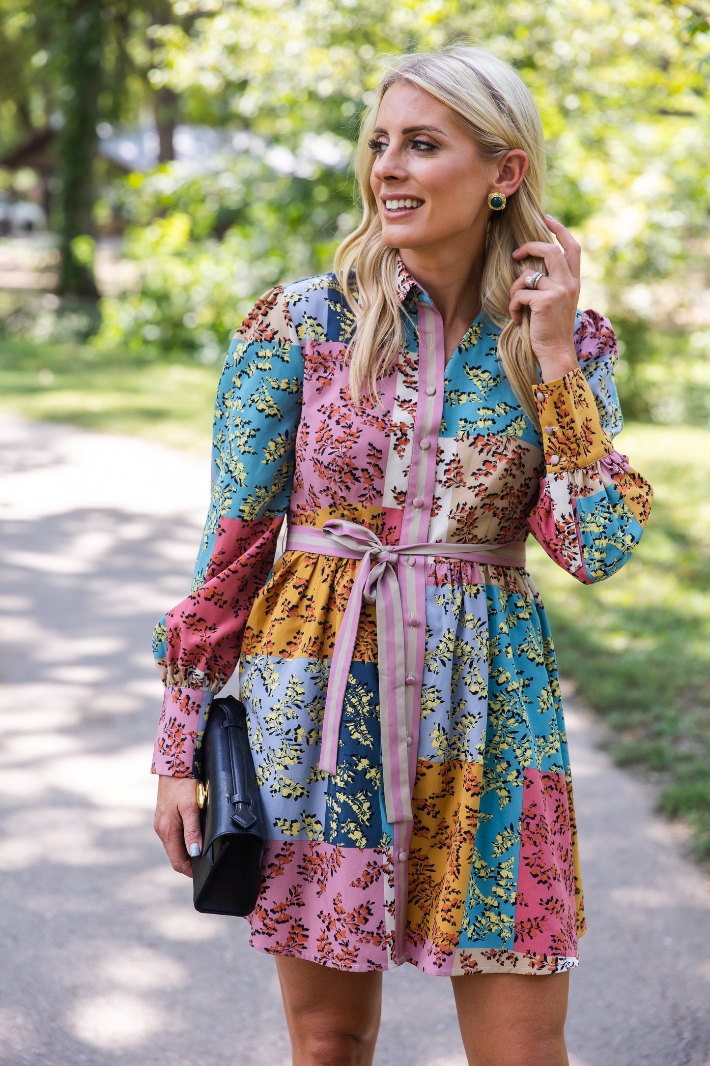 Vestido camisero abotonado con puños con estampado llamativo de Jules Dress