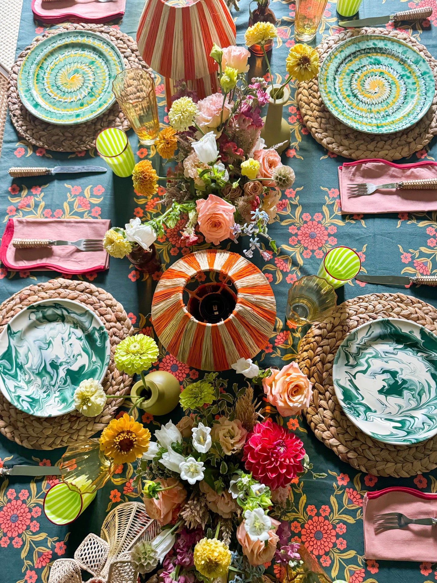 Mantel floral verde con estampado de rayas ModaFleur 100% algodón