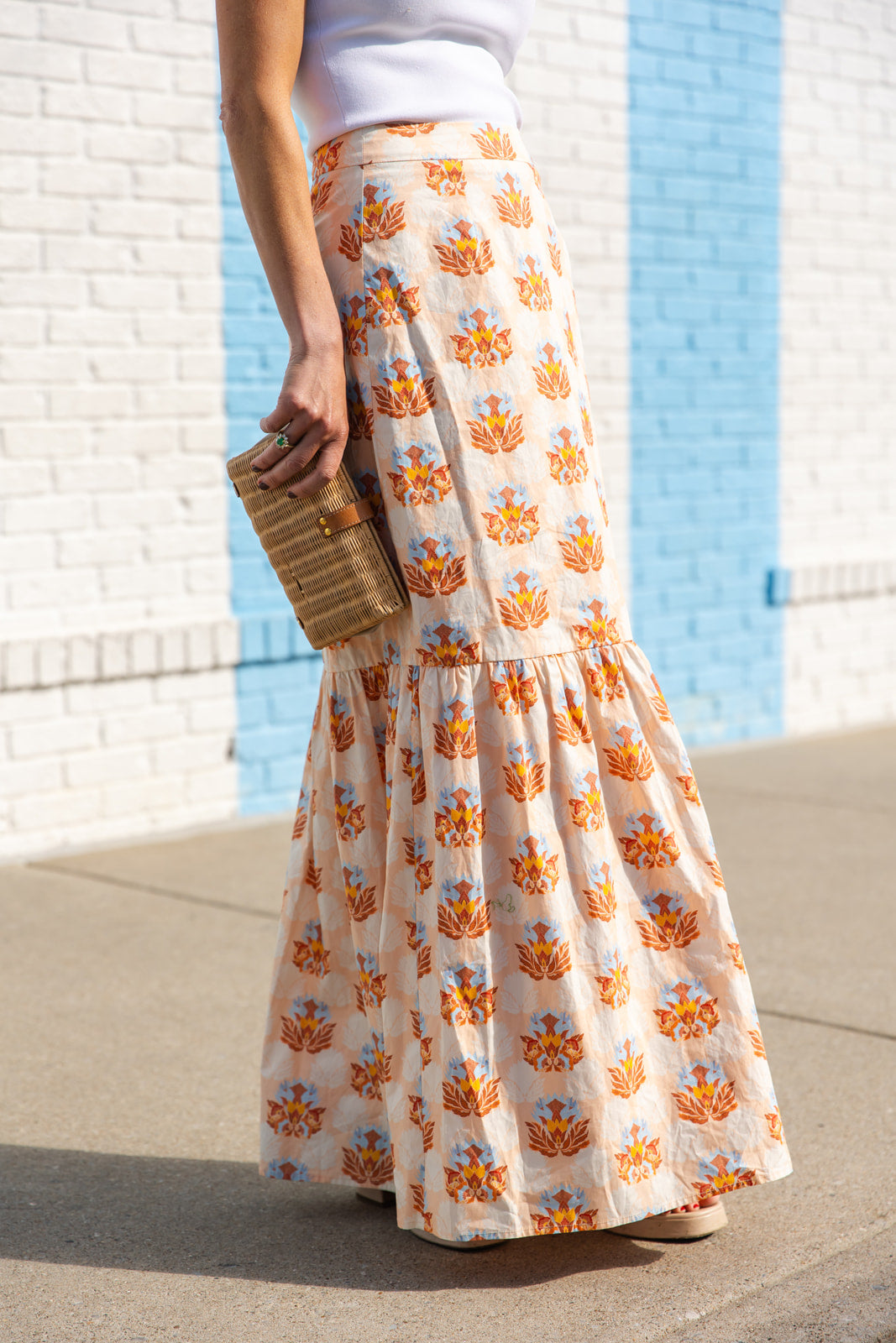 Falda Jasper con estampado floral, volantes y silueta elegante