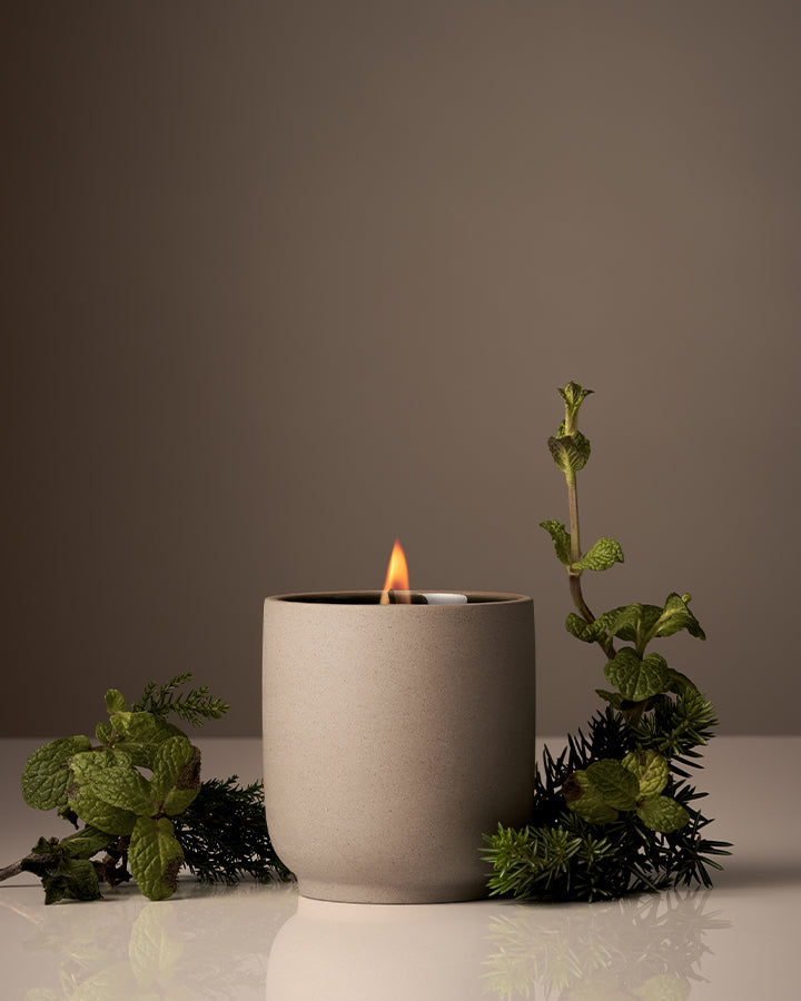 Homecourt Hand Poured Candle in Ceramic Vessel 60 Hour Burn