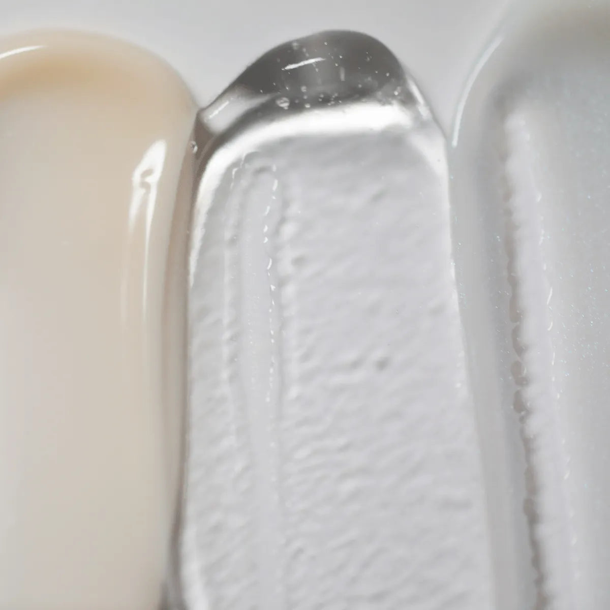 Light Therapy Boosting Face And Neck Radiance Serum