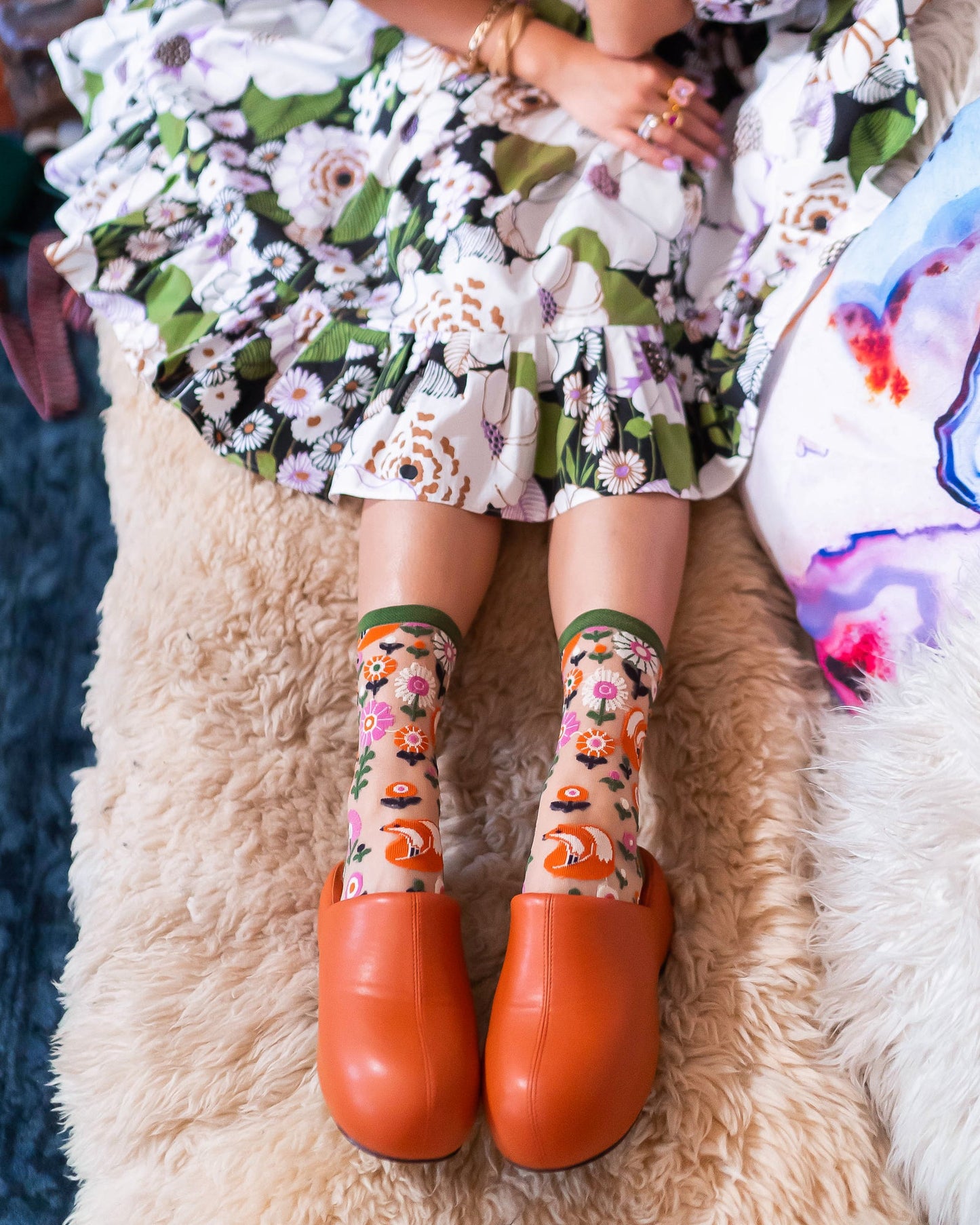 Feeling Foxy Sheer Crew Sock Olive Green Geometric Foxes