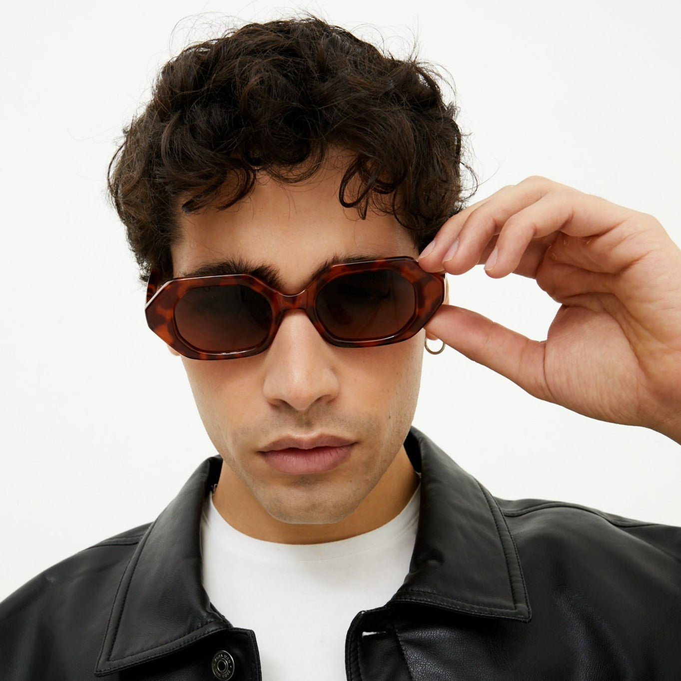 Came to Win Tortoise Geometric Unisex Sunglasses Bold Style