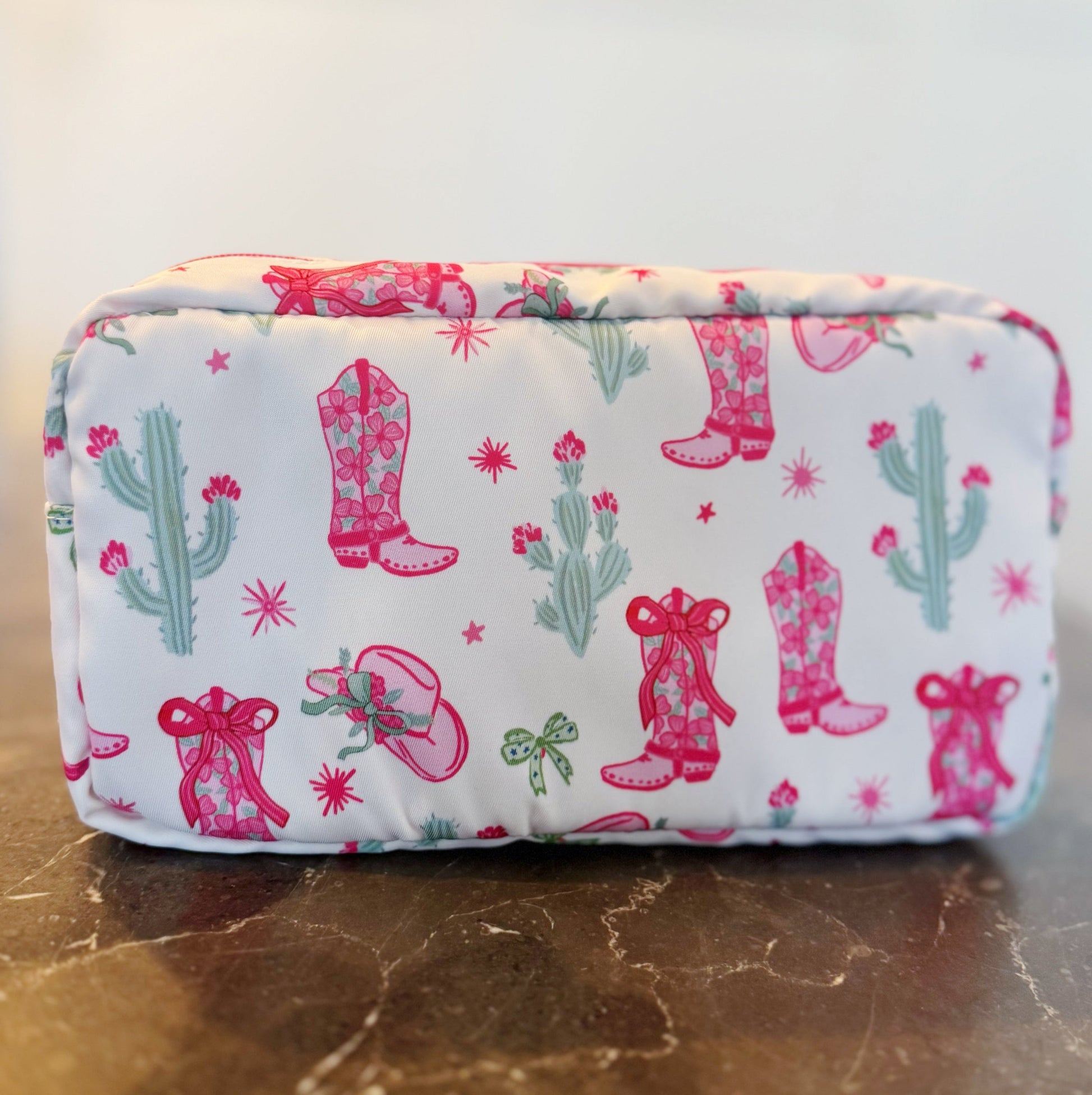 Sassy Western Vibes: Your Go-To Everyday Cosmetic Case!