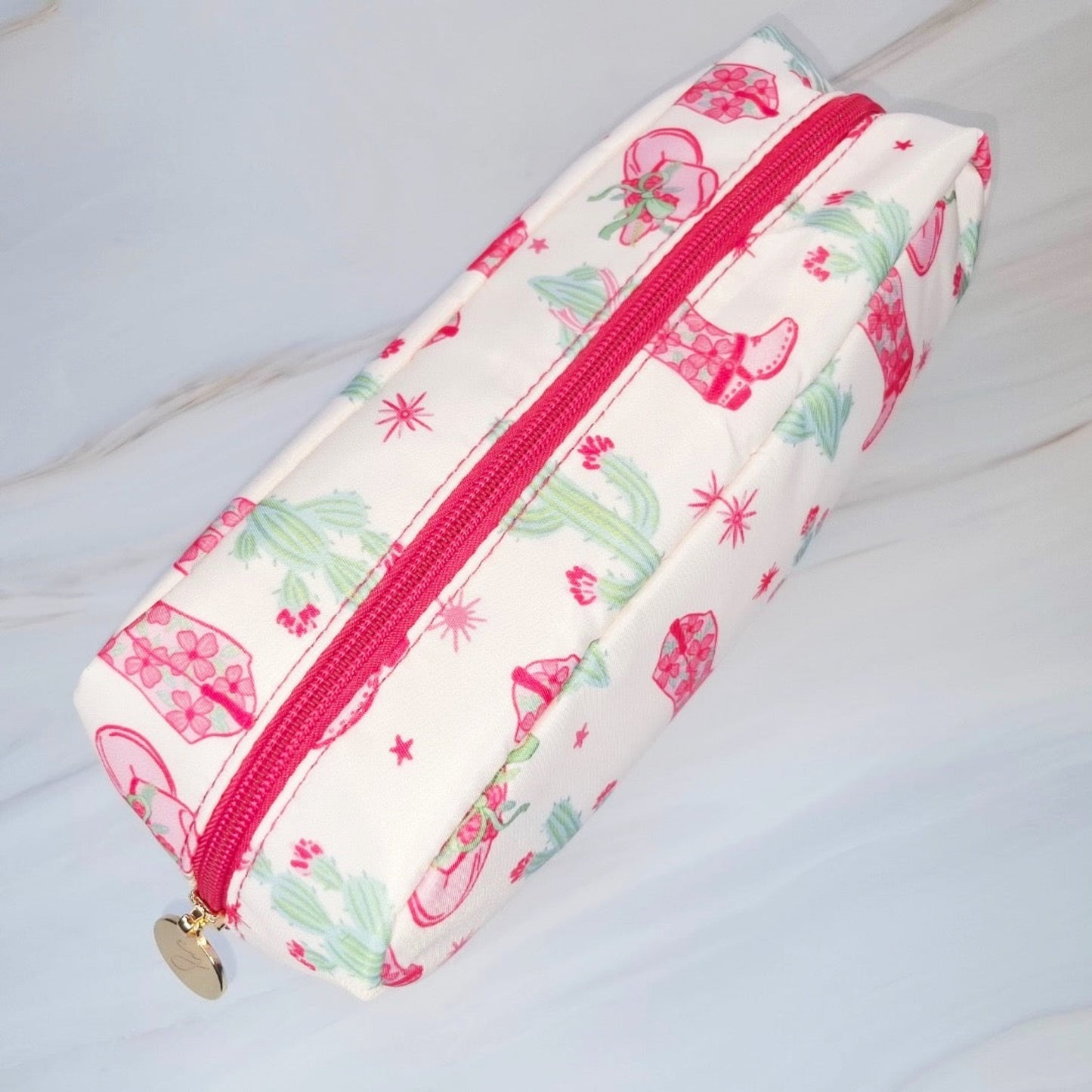 Sassy Western Vibes: Your Go-To Everyday Cosmetic Case!