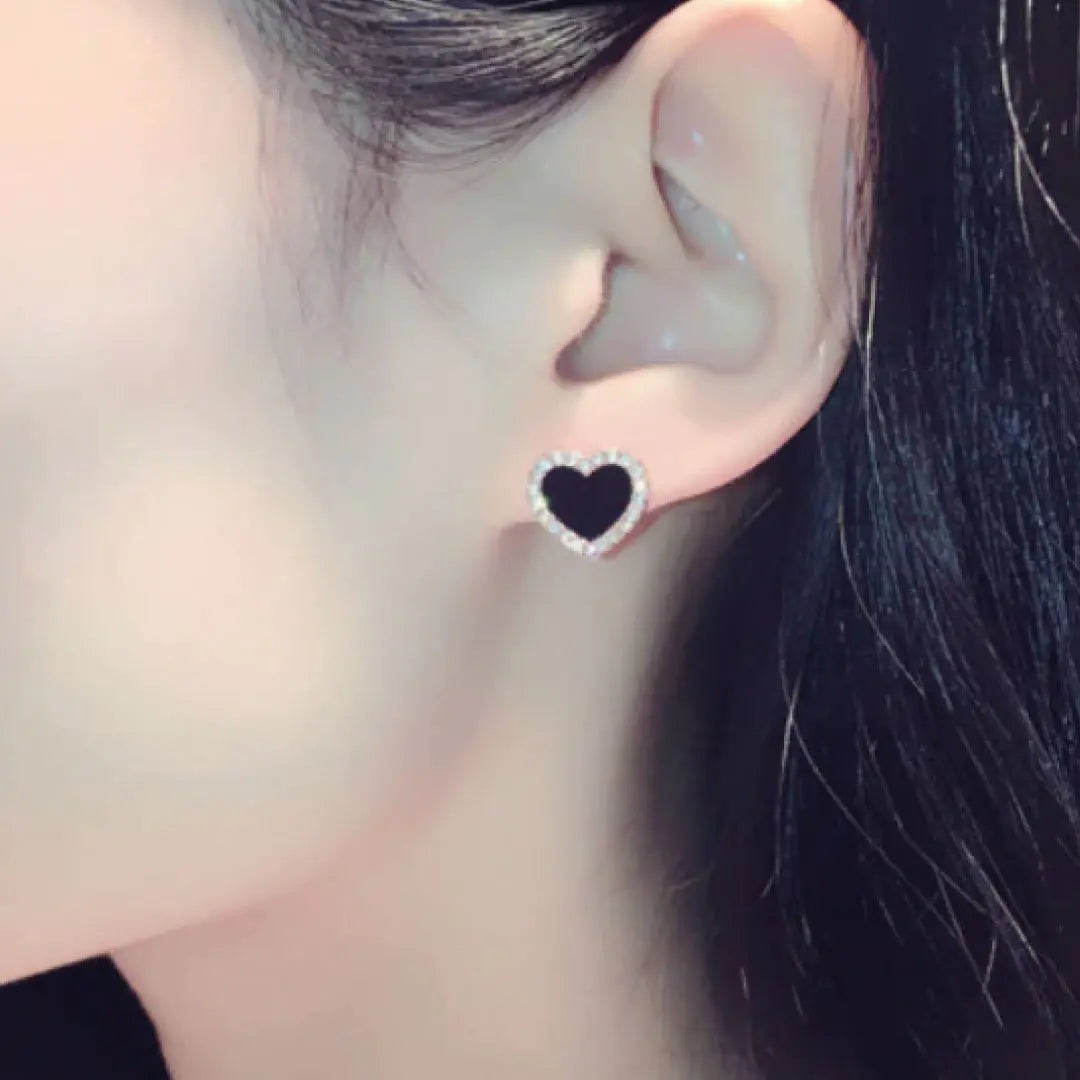 Onyx Heart Earrings With Rhinestone Accents For Elegance