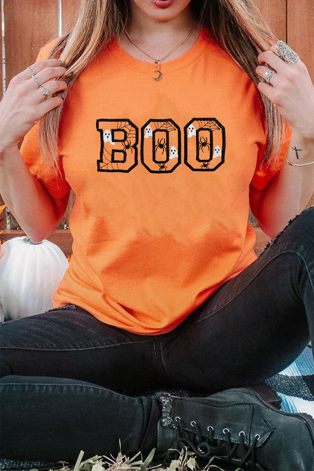 Camiseta gráfica bordada con la araña fantasma de Halloween de Orange Boo