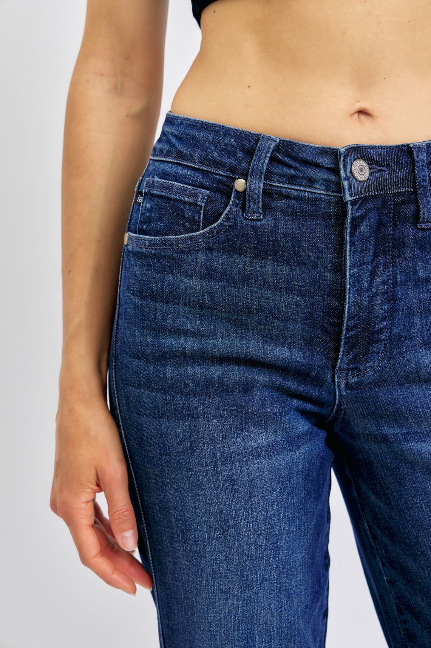 Say hello to comfort and style with Judy Blue's Plus Size Tummy Control Straight Jeans! Perfect fit for every body! #PlusSizeFashion #JudyBlueJeans