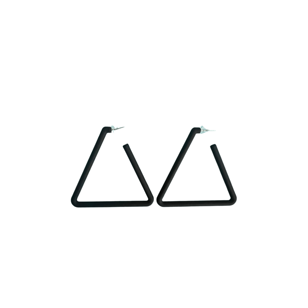 Pendientes de aro triangulares de acrílico de 2,5 pulgadas de largo.